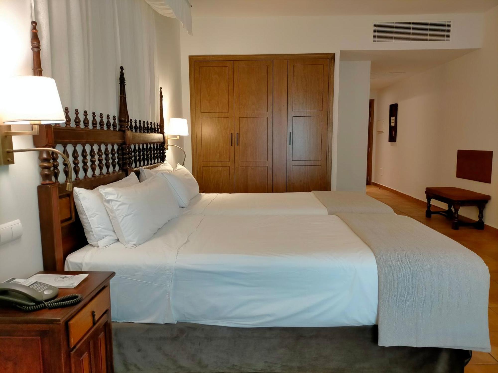 Parador De Benavente Ngoại thất bức ảnh