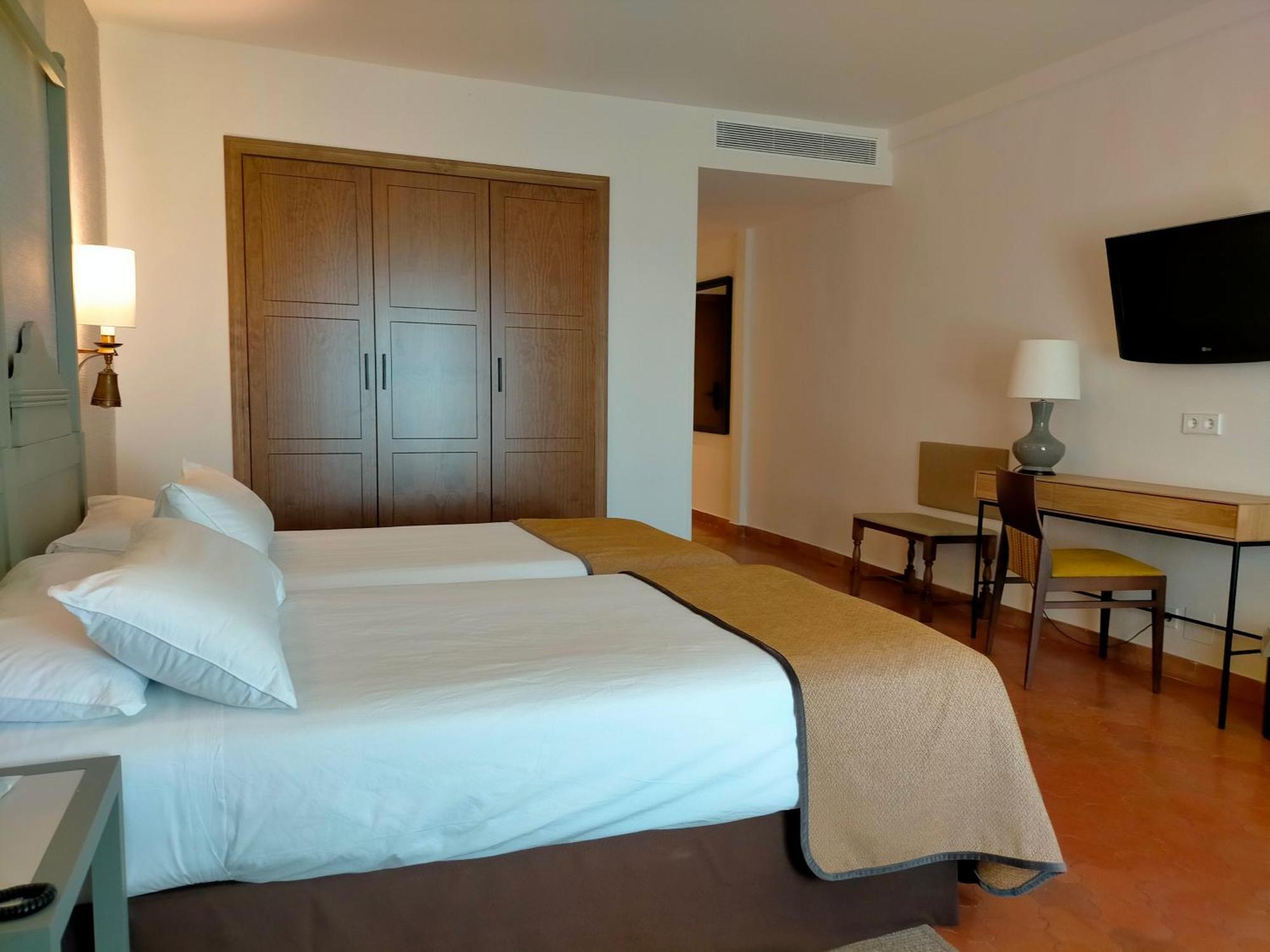 Parador De Benavente Ngoại thất bức ảnh